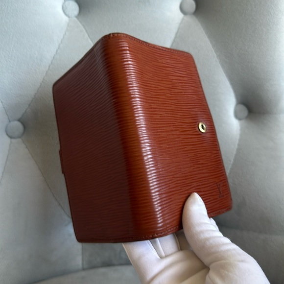 LOUIS VUITTON AGENDA - Picture 15 of 17